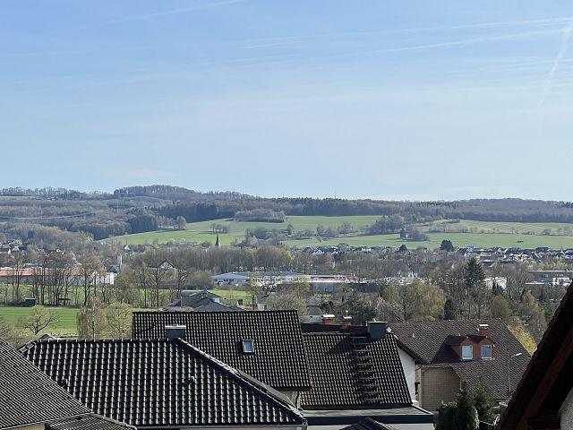 Dachgeschoßwohnung Kalbach - 3 Zimmer, 76 m&sup2;, 720&euro; | Angebot:26397944