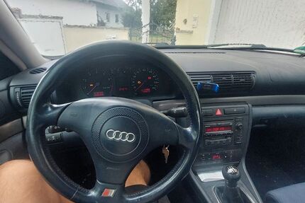 Audi A4 235.000 km 550 &euro; Jesenwang 82287