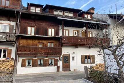 Haus zum Kaufen in Garmisch-Partenkirchen 439.000 € 250.12 m² 12 zimmer