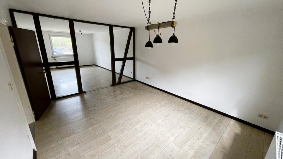 Einfamilienhaus Kirchhundem - 7 Zimmer, 170 m&sup2;, 240.000&euro; | Angebot:26890861