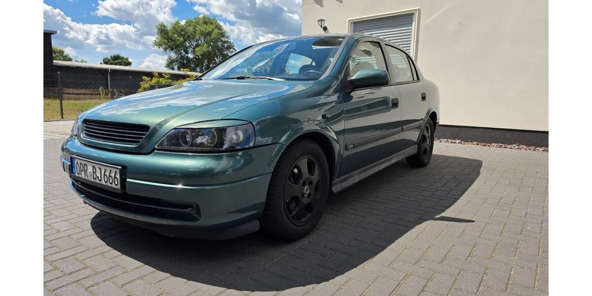 Opel Astra 178.873 km 899 &euro; Wall 16818