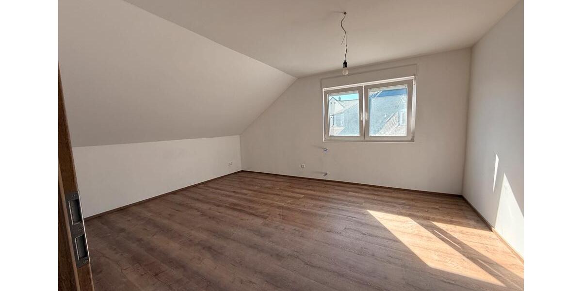 Dachgeschoßwohnung Idar-Oberstein Oberstein - 1 Zimmer, 65 m&sup2;, 500&euro; | Angebot:26247732