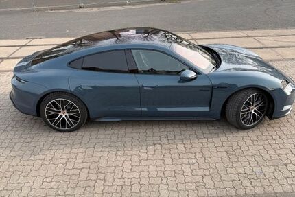Porsche Taycan 3.000 km 108.000 &euro; Düsseldorf 40219