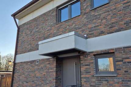 Haus Mönchengladbach Nord - 9 Zimmer, 200 m&sup2;, 2.350&euro; | Angebot:24735462