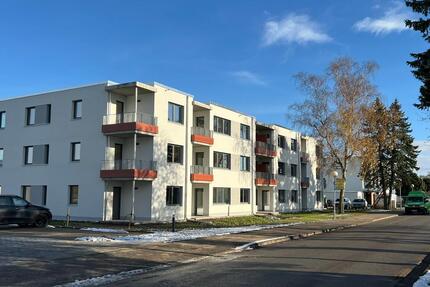 ERSTBEZUG**Moderne 4-R-Wohnung ** WBS notwendig ** Fußbodenheizung ** Aufzug ** Parkplatz