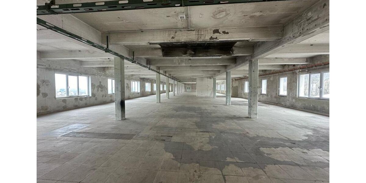 Lagerfläche ca. 950 m² in Arzberg - 3. Obergeschoss mit Lastenaufzug - LKW Zufahrt auf dem Areal problemlos möglich - verkehrsgünstige Lage zimmer