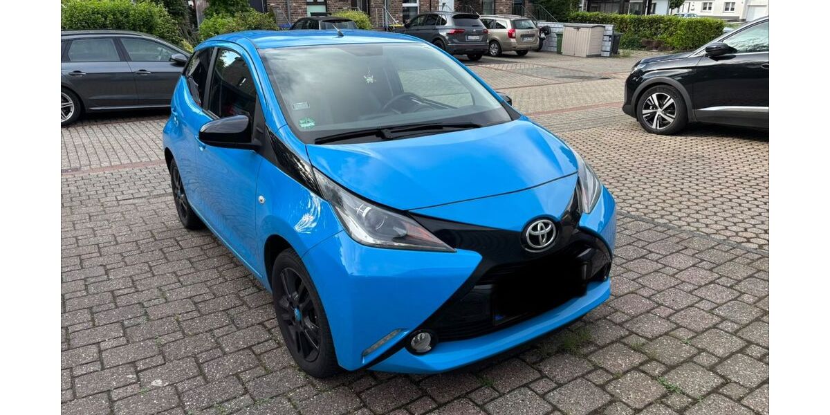 Toyota Aygo (X) 104.000 km 6.200 &euro; Alsdorf 52477