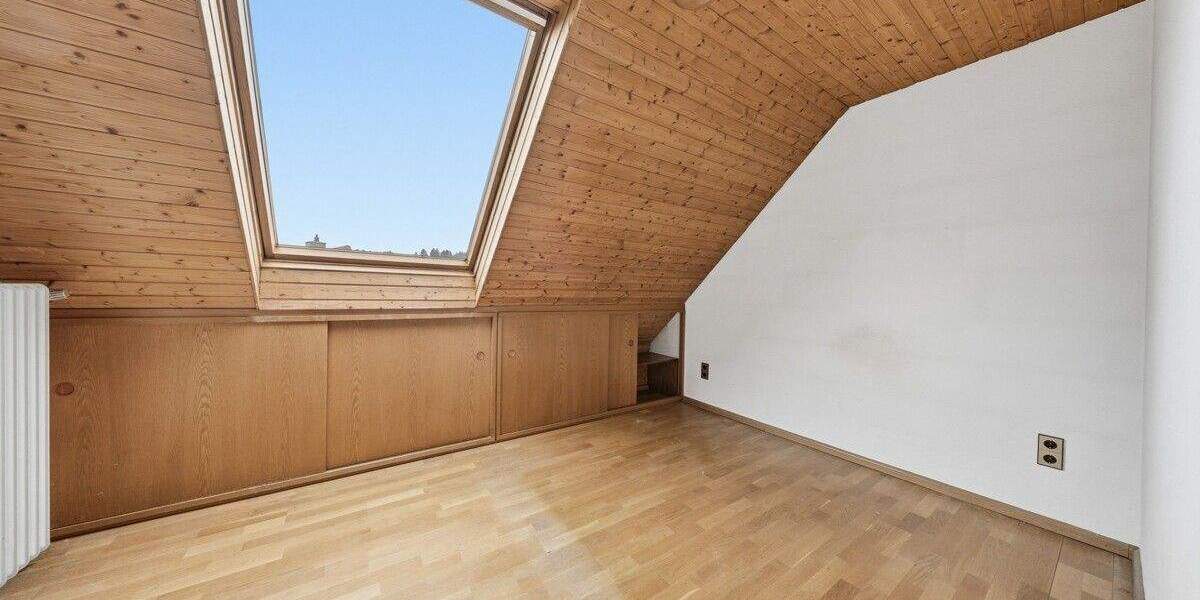 Einfamilienhaus Karlsbad Langensteinbach - 9 Zimmer, 203 m&sup2;, 449.000&euro; | Angebot:25916673