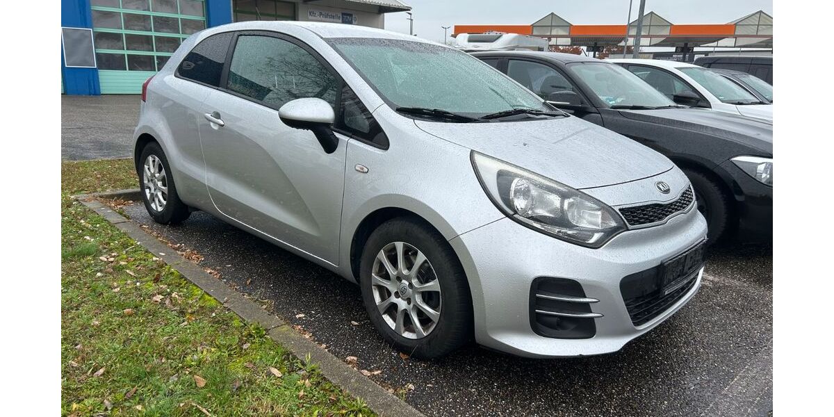 Kia Rio 114.850 km 8.300 &euro; Ubstadt 76698