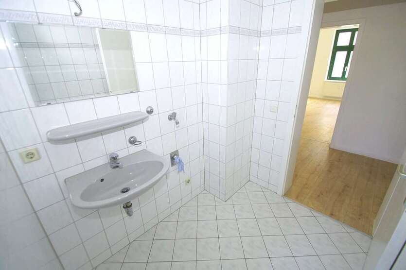 Bezugsfreie 4-R-Wohnung in denkmalgeschützten Gründerzeitgebäude, Anger-Crottendorf, mit Balkon 4 zimmer