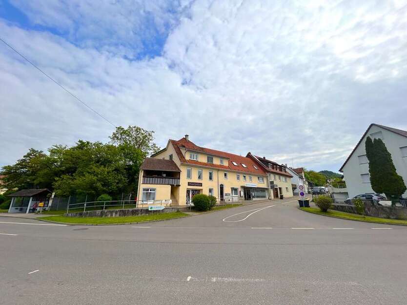 Haus zum Kaufen in Sachsenheim 490.000 € 389 m²