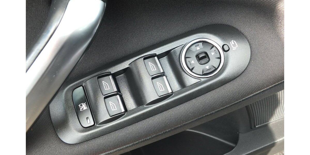 Ford Mondeo 2.0TDCi AUTOMATIC-PROBLEME NAVI XENON PDC B 143.215 km 7.000 &euro; Köln 50858