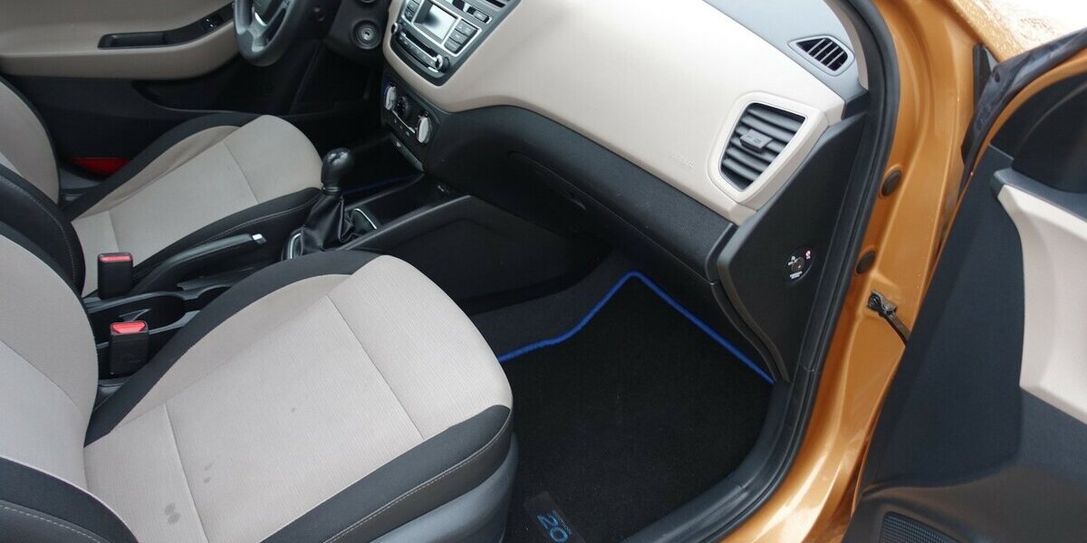 Hyundai i20 Classic Klima ZV-FB Ganzjahresreifen 138.100 km 6.950 &euro; Neumarkt/OPf 92318