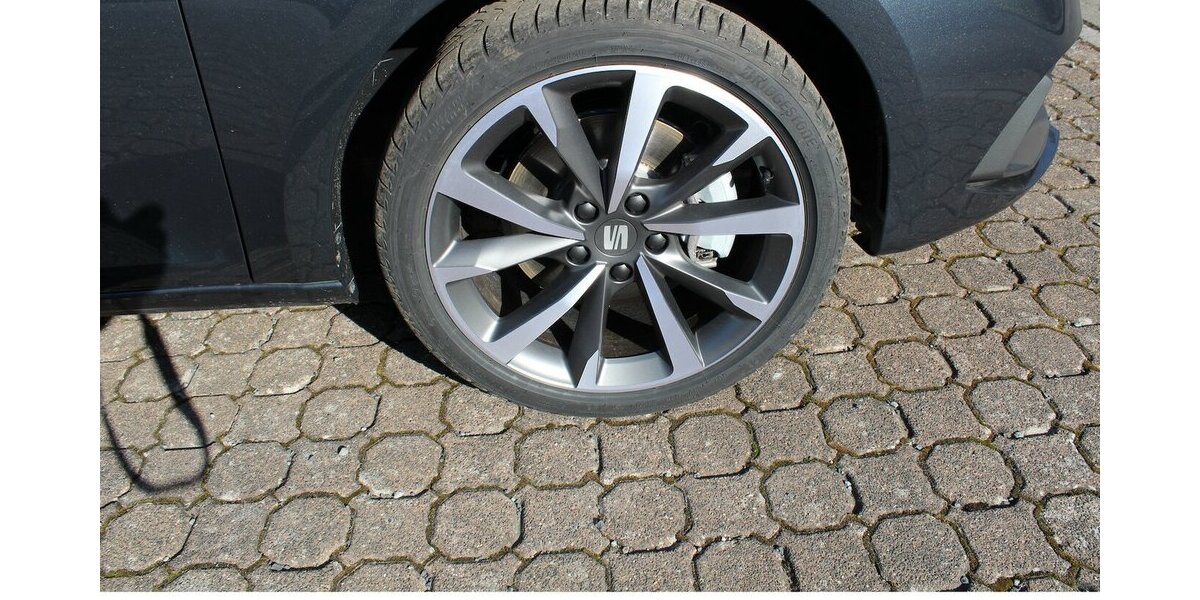 Seat Leon FR 1,4 e-HYBRID NAVI/18Zoll/LED/Kamera 74.562 km 21.900 &euro; Höchstenbach 57629