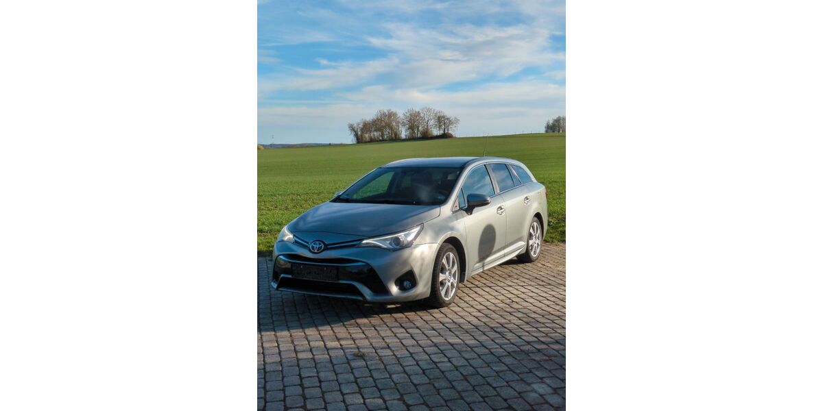 Toyota Avensis 146.000 km 9.500 &euro; Maisach 82216