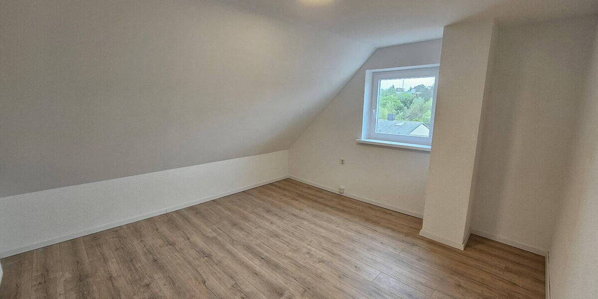 Etagenwohnung Schiffweiler - 3 Zimmer, 57 m&sup2;, 570&euro; | Angebot:26627744
