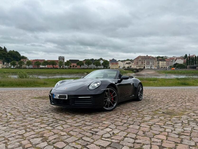 992