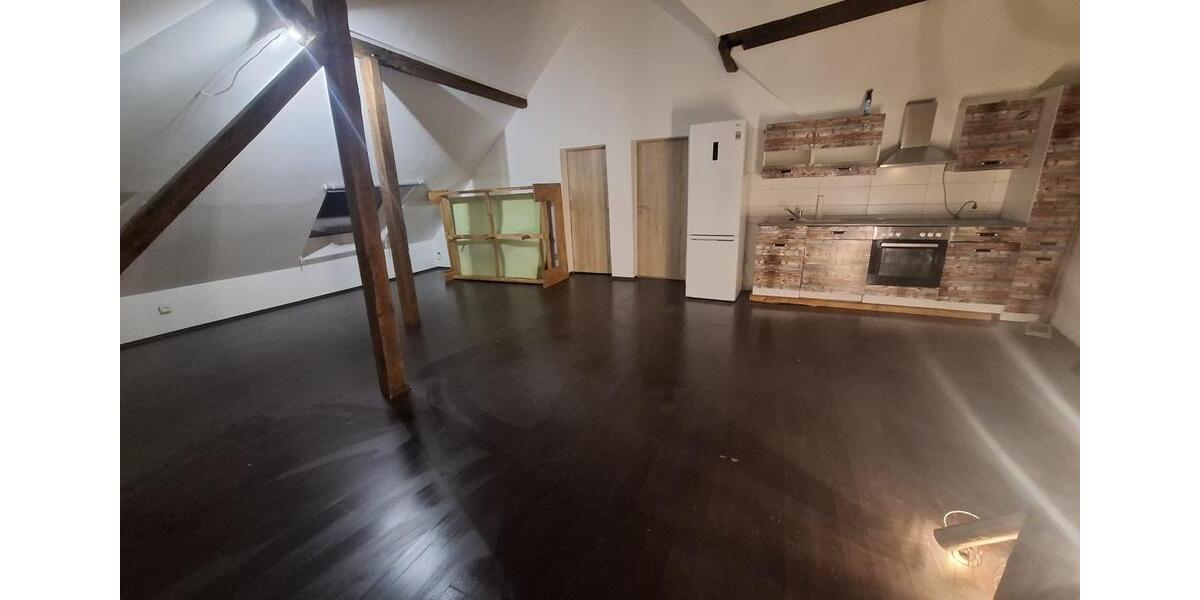 Dachgeschoßwohnung Essen Stadtbezirk VI - 2.5 Zimmer, 75 m&sup2;, 600&euro; | Angebot:25552920