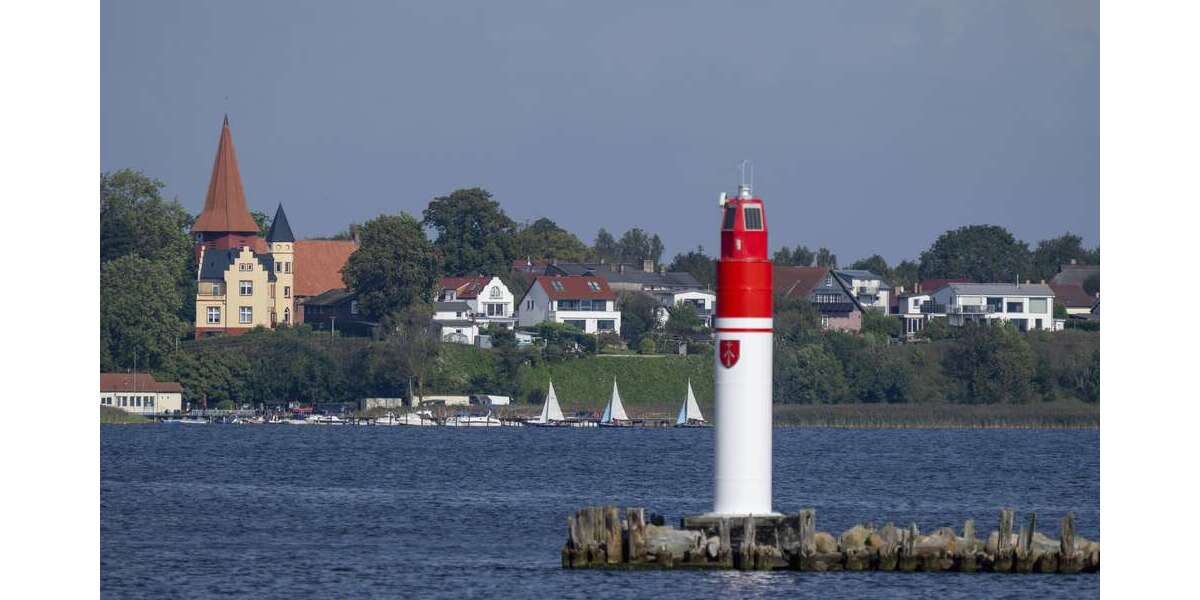 Haus zum Kaufen in Altefähr 899.000 € 185 m² 8 zimmer