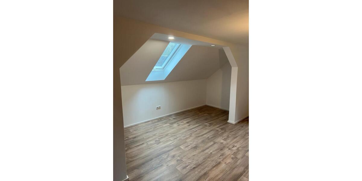Dachgeschoßwohnung Bad Berneck im Fichtelgebirge - 3 Zimmer, 20 m&sup2;, 750&euro; | Angebot:26223716