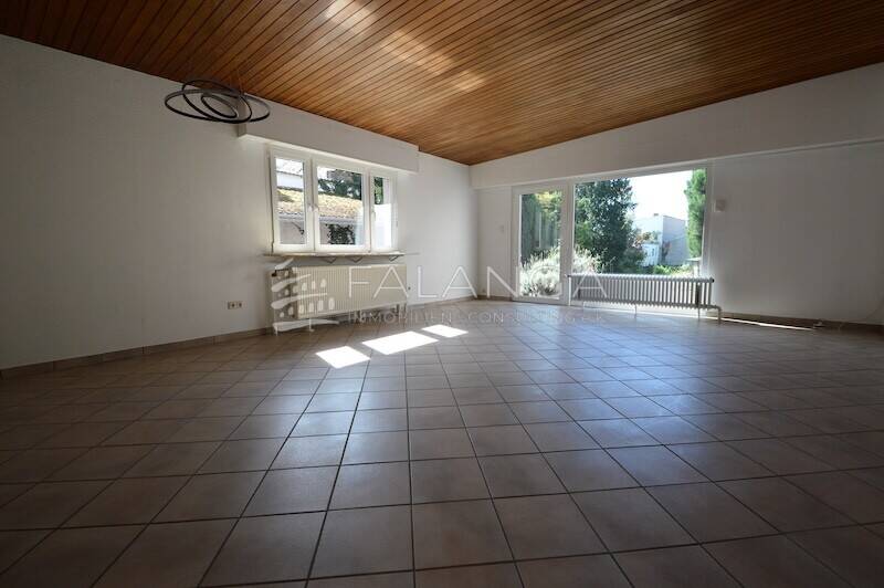 Falanga Immobilien-neu san. & modern. EFH mit einem FANTASTISCHEN, RIESIGEN SONNENGARTEN in Budenhm.