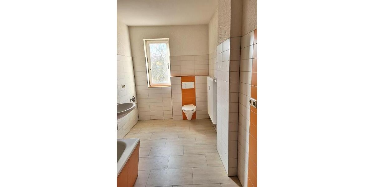 Dachgeschoßwohnung Reichenbach im Vogtland - 3 Zimmer, 85 m&sup2;, 425&euro; | Angebot:26384061