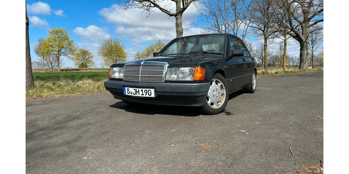 Mercedes-Benz 190 182.000 km 7.100 &euro; Berlin 12355