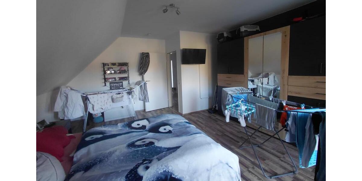 Dachgeschoßwohnung Gnarrenburg - 4 Zimmer, 100 m&sup2;, 1.100&euro; | Angebot:25420076