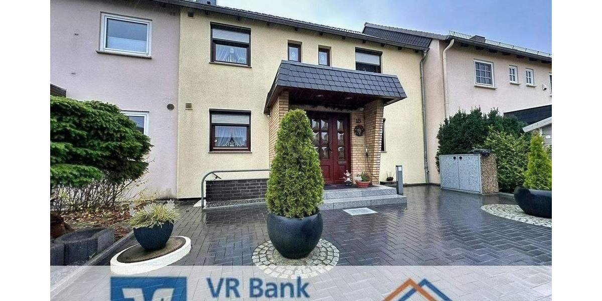 Gepflegtes Reihenmittelhaus mit 2 Wohneinheiten 6 zimmer