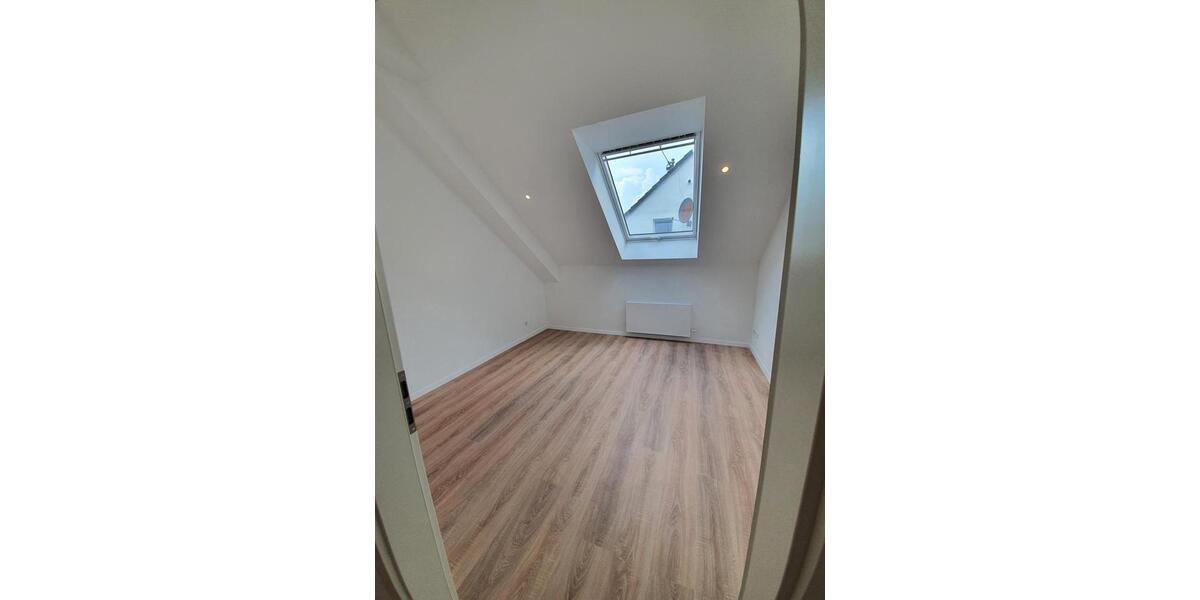 Dachgeschoßwohnung Völklingen - 1 Zimmer, 55 m&sup2;, 500&euro; | Angebot:26400583