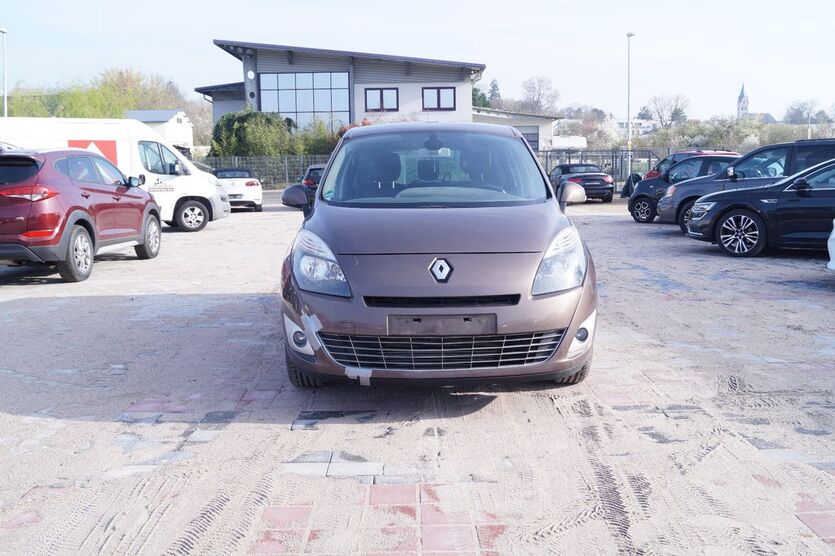 Renault Scenic 287.221 km 2.590 € Ingelheim 55218
