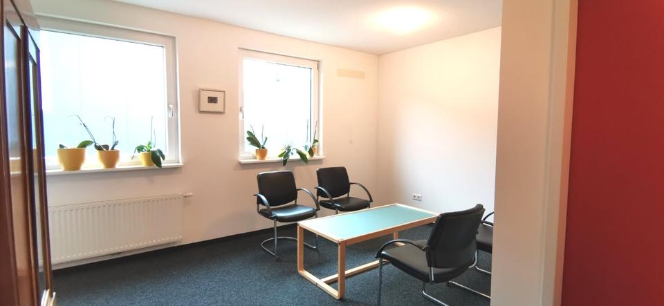 Geschäftsräume 261 m² im Ärztehaus mit 8 eigenen Parkplätzen WT zimmer