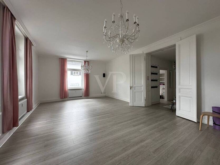 Einzigartige AltbauWohnung mit Terrasse und Garten im 1. Obergeschoss