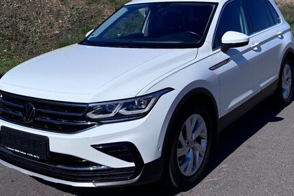 VW Tiguan 52.500 km 35.000 &euro; Essingen­­­ 73457