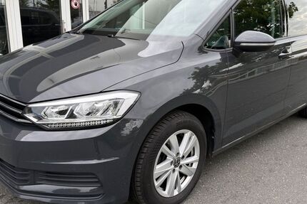 VW Touran 136.000 km 17.480 € Nürnberg 90439