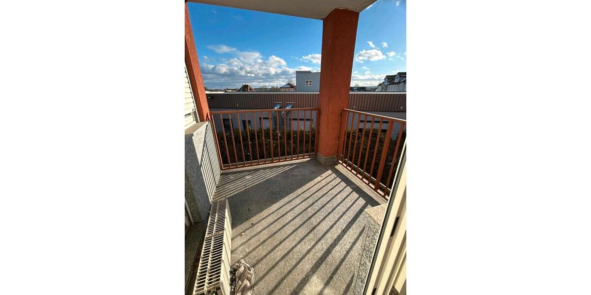 Großes Einfamilienhaus über drei Stockwerke 6 zimmer