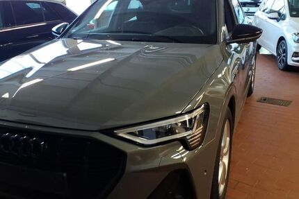 Audi e-tron 56.101 km 39.990 &euro; Hamburg 22047