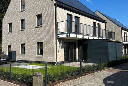 Haus zum Mieten in Oldenburg 1.695 € 120 m² 5 zimmer