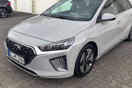 Hyundai IONIQ 55.297 km 15.600 € Bergisch Gladbach 51427