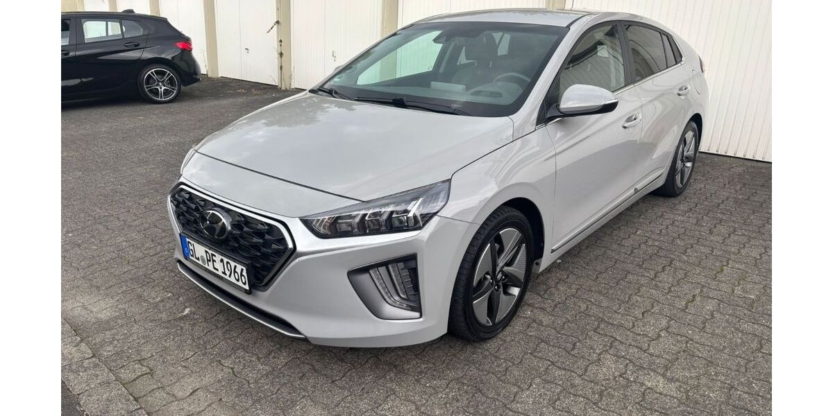Hyundai IONIQ 55.297 km 15.600 € Bergisch Gladbach 51427