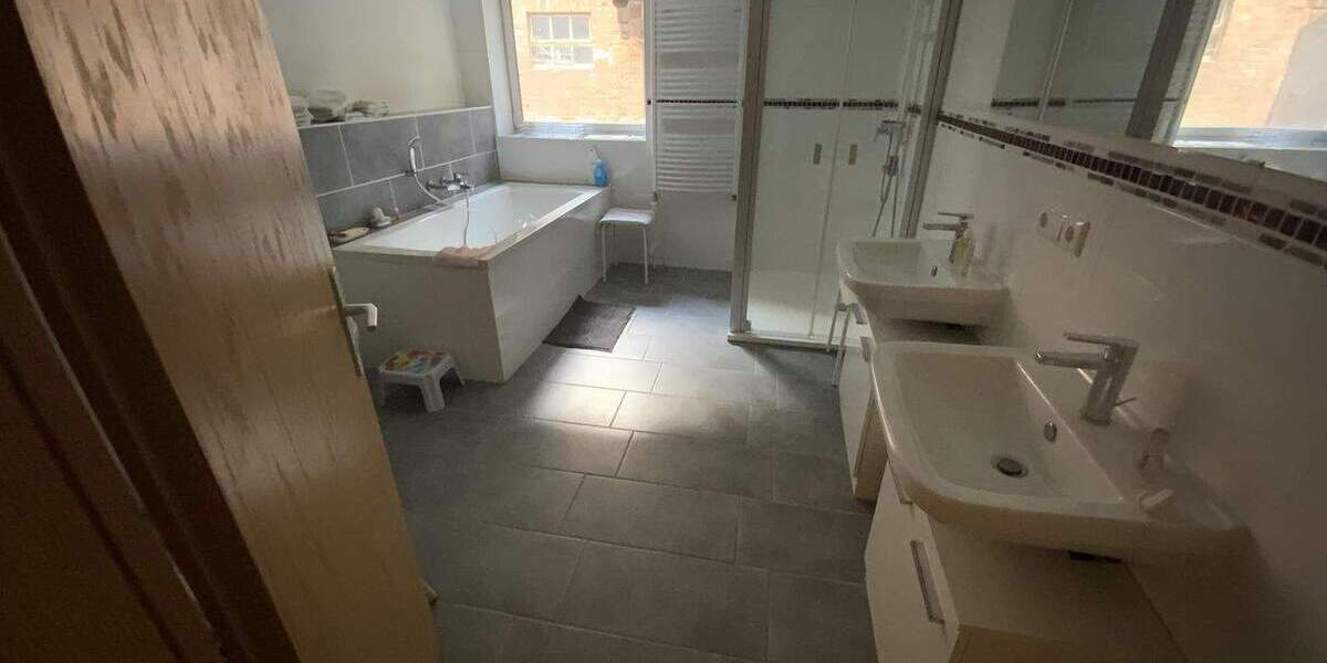 Bauernhaus, Landhaus Allendorf Aschau - 6 Zimmer, 244 m&sup2;, 250.000&euro; | Angebot:25670805