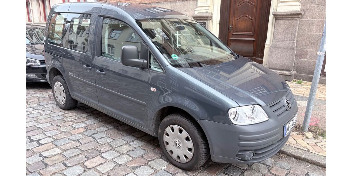 VW Caddy 81.043 km 8.490 &euro; Kiel 24105