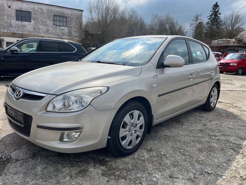 i30