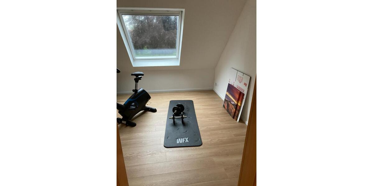 Dachgeschoßwohnung Zetel - 3 Zimmer, 80 m&sup2;, 620&euro; | Angebot:26322898