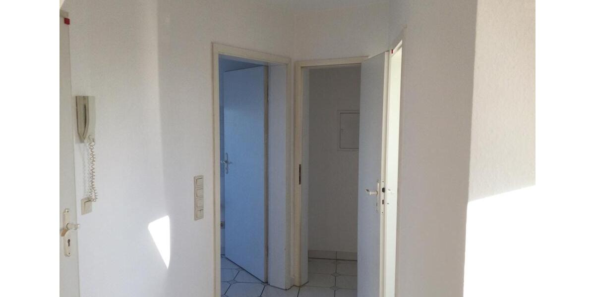 Dachgeschoßwohnung Krefeld Cracau - 2.5 Zimmer, 65 m&sup2;, 560&euro; | Angebot:25420402