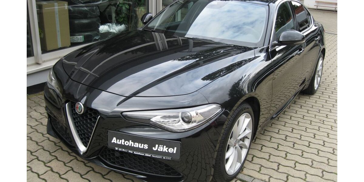Alfa Romeo Giulia 98.700 km 24.900 € Neustadt/Orla 07806