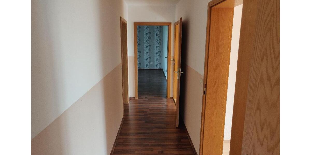 Etagenwohnung Eisleben (Lutherstadt) - 3 Zimmer, 72 m&sup2;, 350&euro; | Angebot:25571106