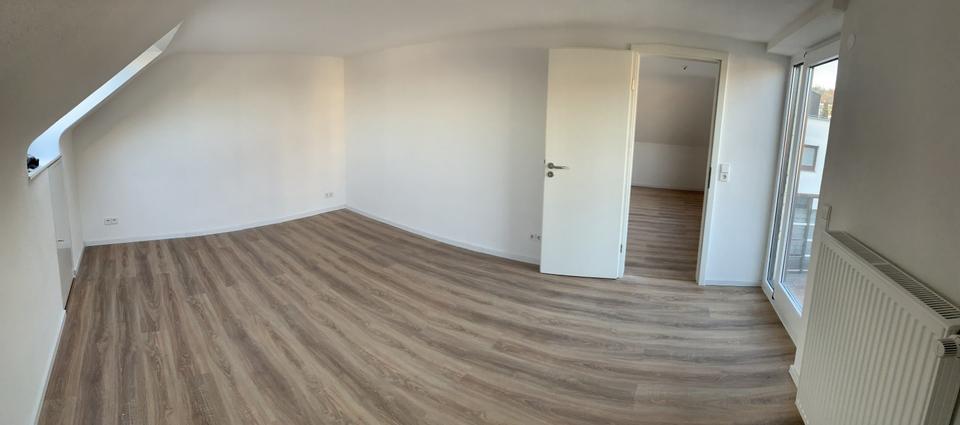 Dachgeschoßwohnung Esslingen am Neckar Brühl - 3.5 Zimmer, 70 m&sup2;, 1.000&euro; | Angebot:25378349