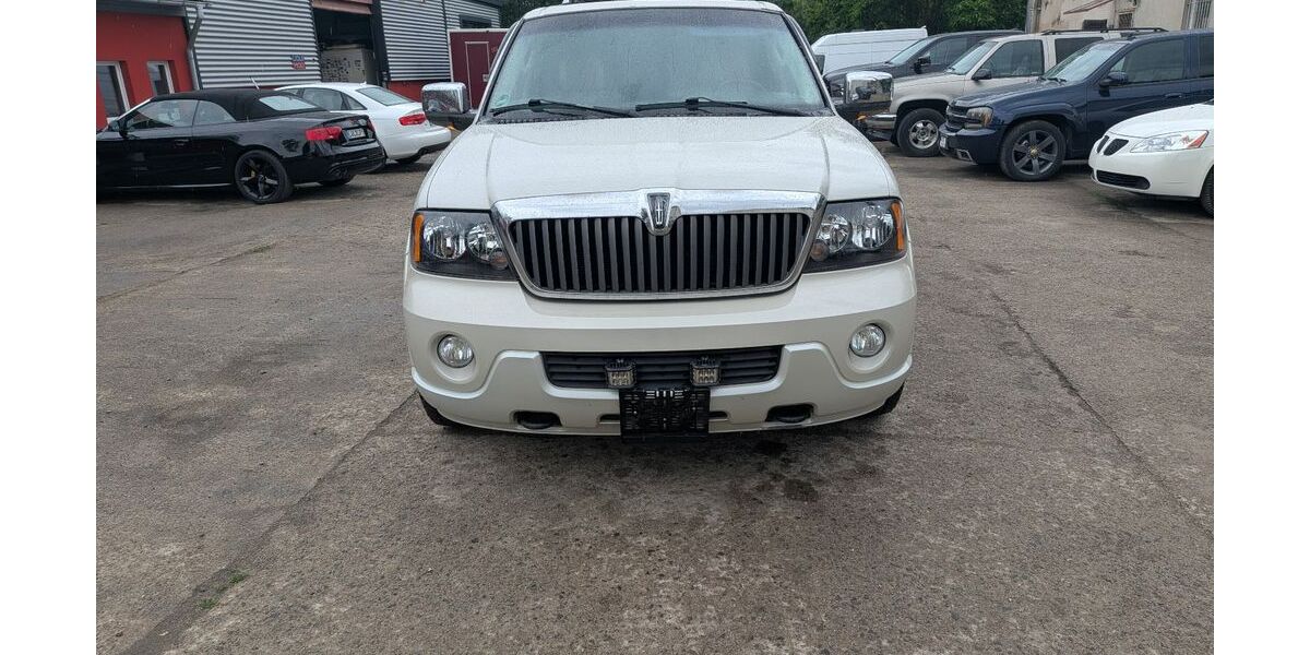 Lincoln Navigator 151.514 km 8.000 &euro; Pinnow 19065