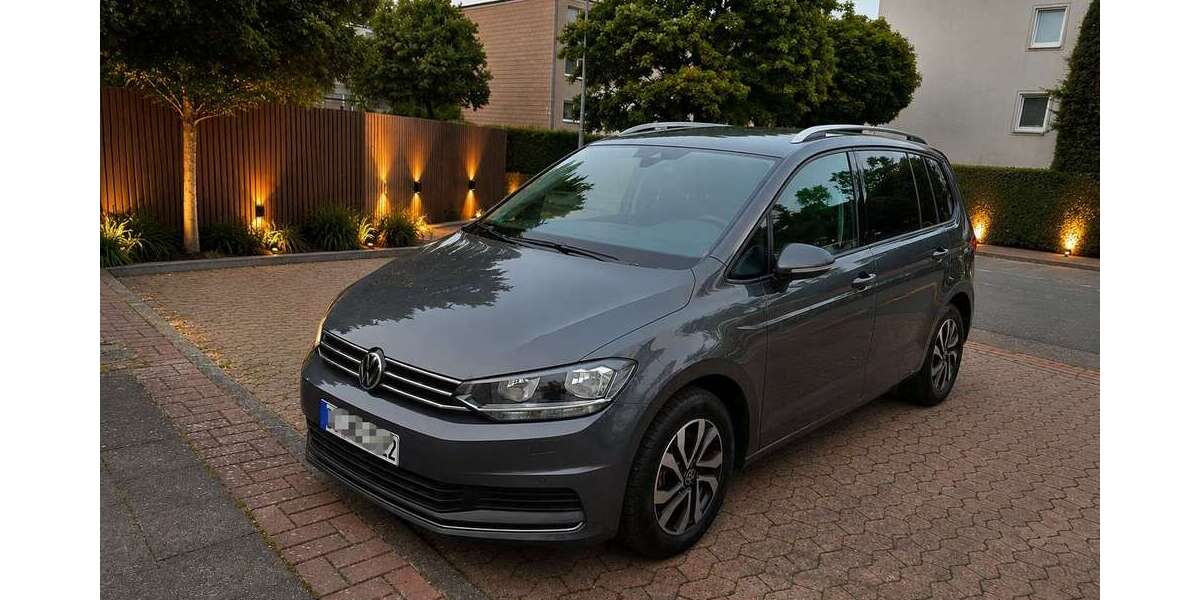 VW Touran 50.350 km 21.900 &euro; Braunschweig 38120